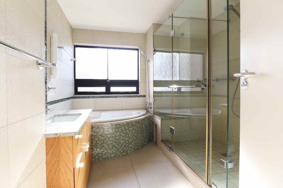 4 Bedroom Property for Sale in Sea Point Western Cape